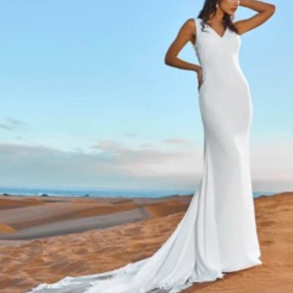 Wedding Dress Pronovias x Ashley Graham Season 2 - Harbour Wedding - Picture 3 of 6